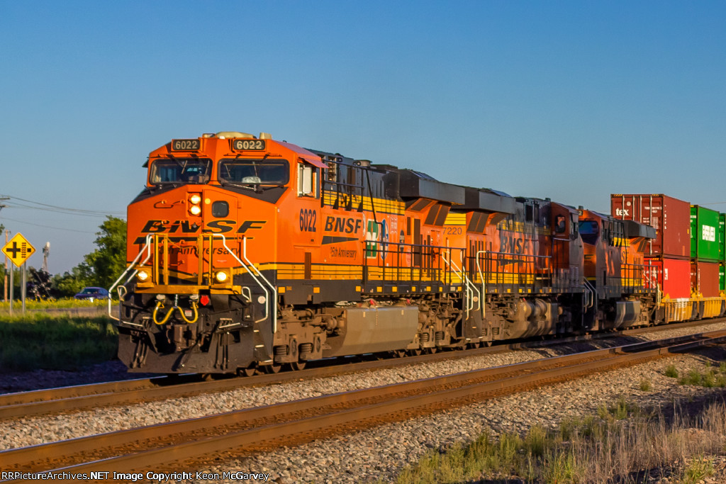 BNSF 6022 WEST